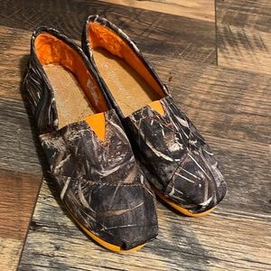 Real tree & Mountain Creek Slip Ons